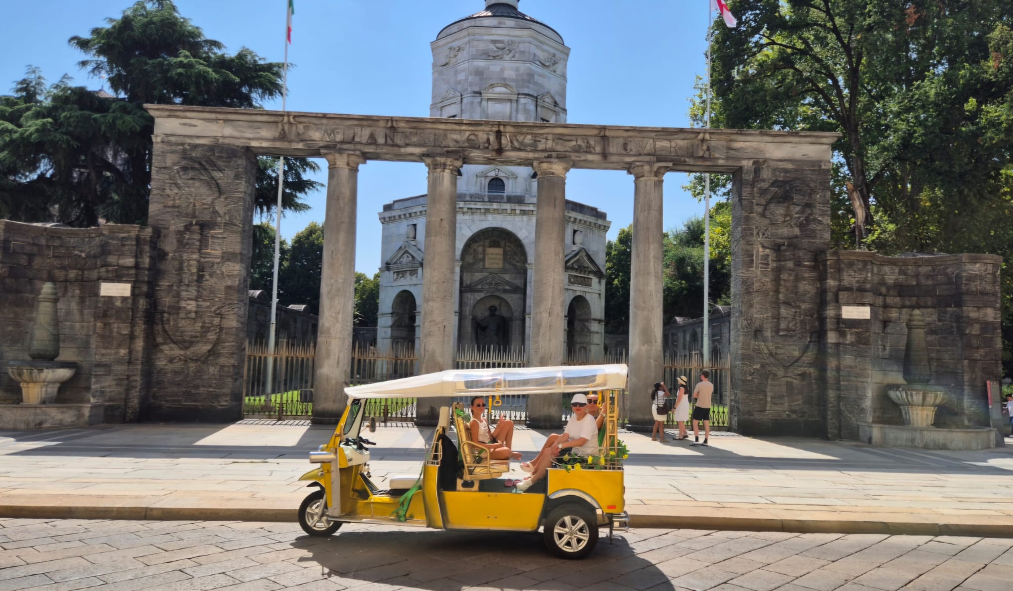 Milan Tuk Tuk Experience